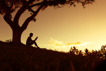 口袋妖怪漆黑的魅影怎么去第二个世界 进入二周目攻略